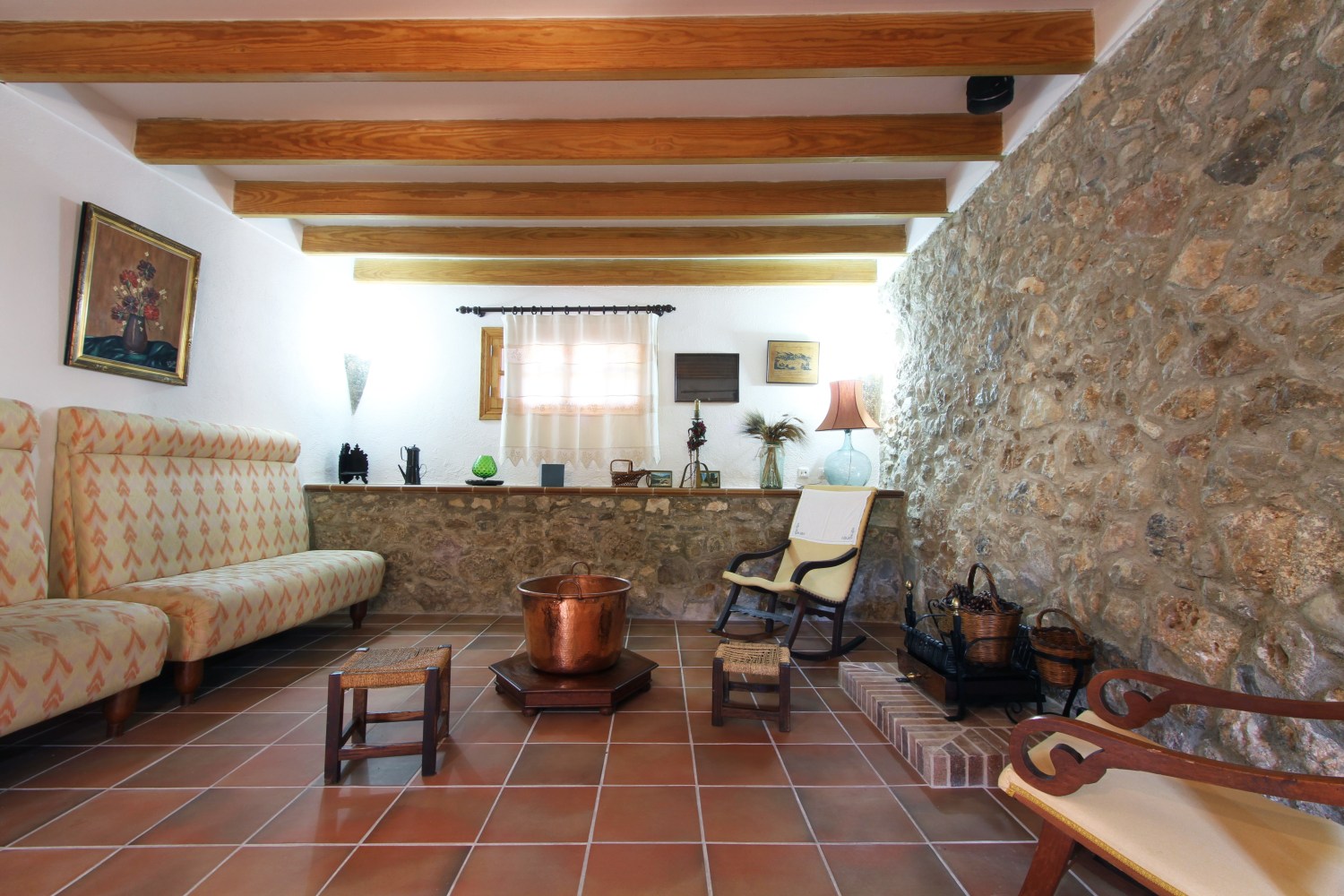 Living room before renovation